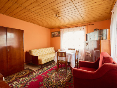 Casa in Leresti, la strada principala, cu rau in spate | teren 831 mp- Campulung