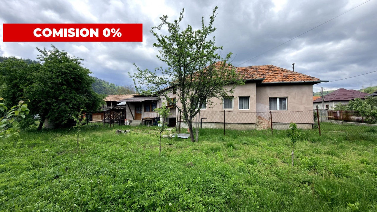Casa individuala  Leresti la strada principala+ teren 831 mp, utilitati complete