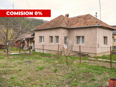 Casa individuala  Leresti la strada principala+ teren 831 mp, utilitati complete