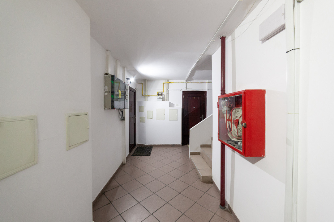 2 camere | Bloc 2006 | Boxa | Nord -zona L-uri | Parcare curte  