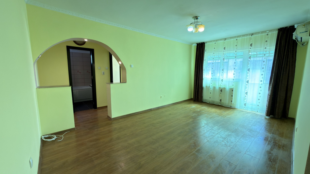 Vânzare Apartament 3 camere Etaj IV, MV1 - Str. Crinului 3 - Carei