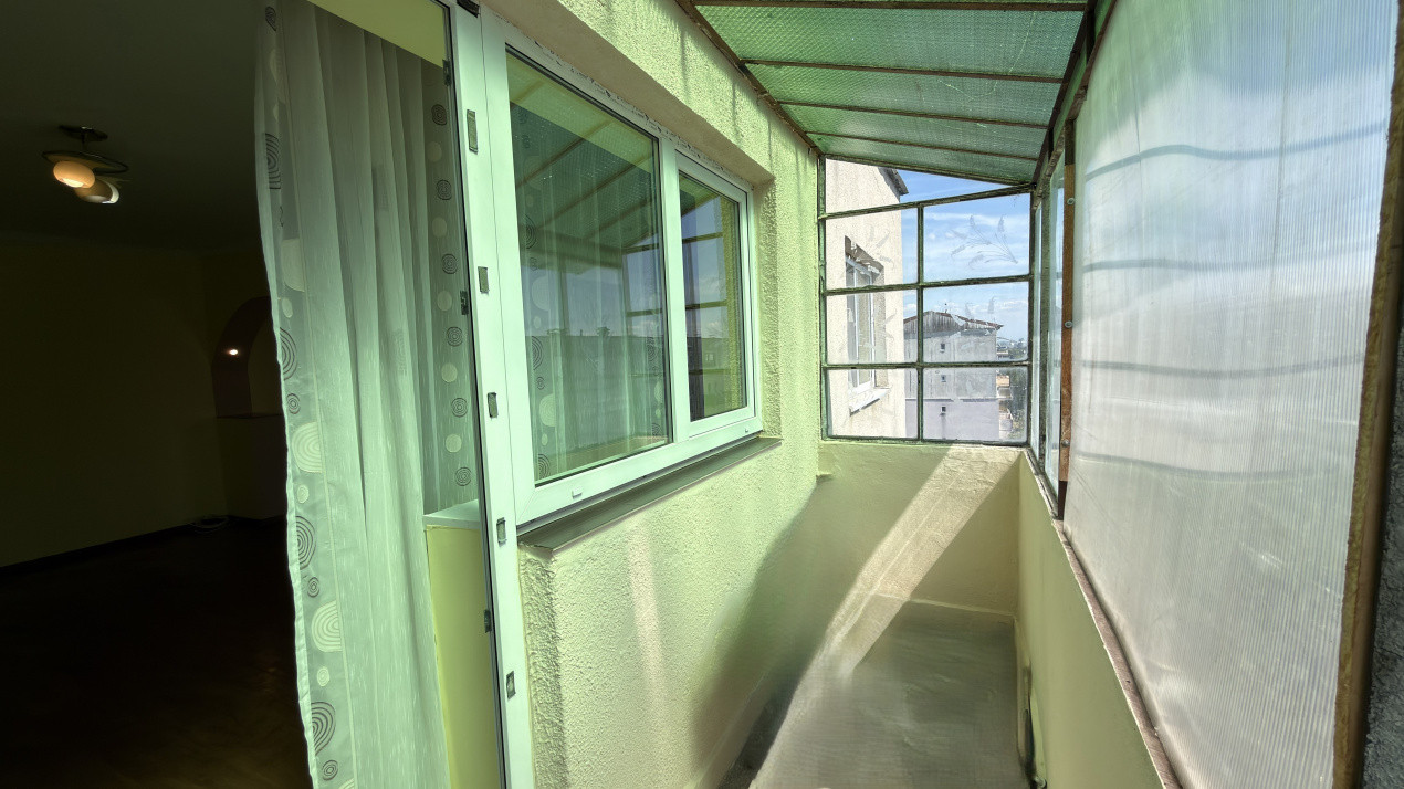 Vânzare Apartament 3 camere Etaj IV, MV1 - Str. Crinului 3 - Carei