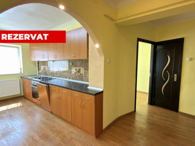 Vânzare Apartament 3 camere Etaj IV, MV1 - Str. Crinului 3 - Carei