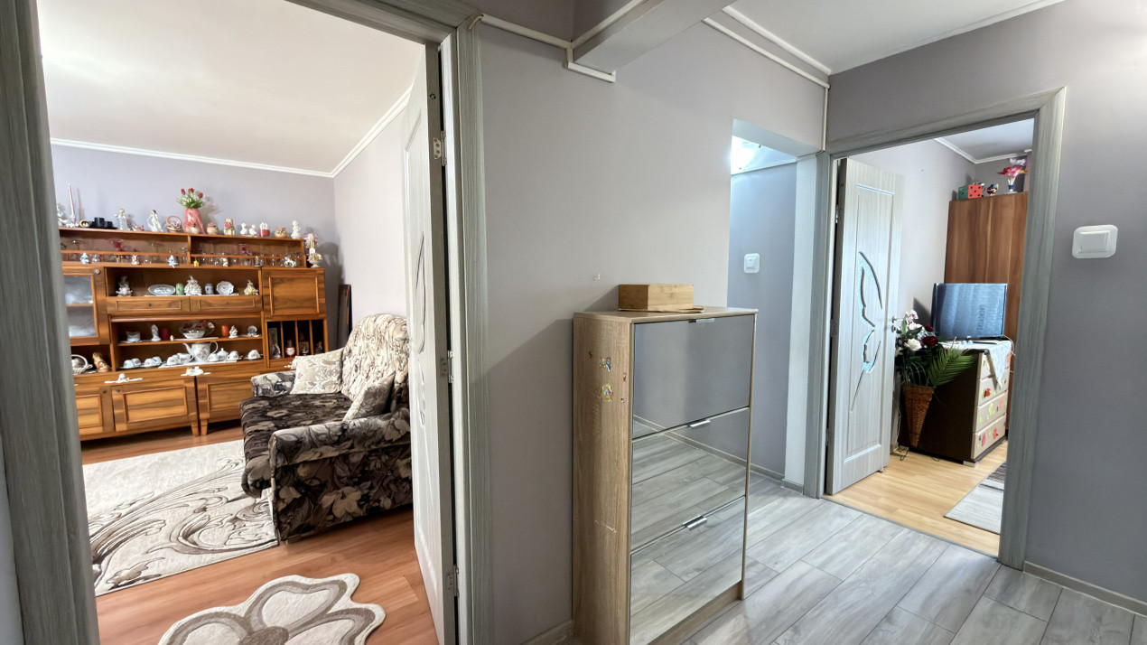 Apartament Decomandat 4 camere MV1, Etaj 1 - Str. Liszt Ferenc - Carei