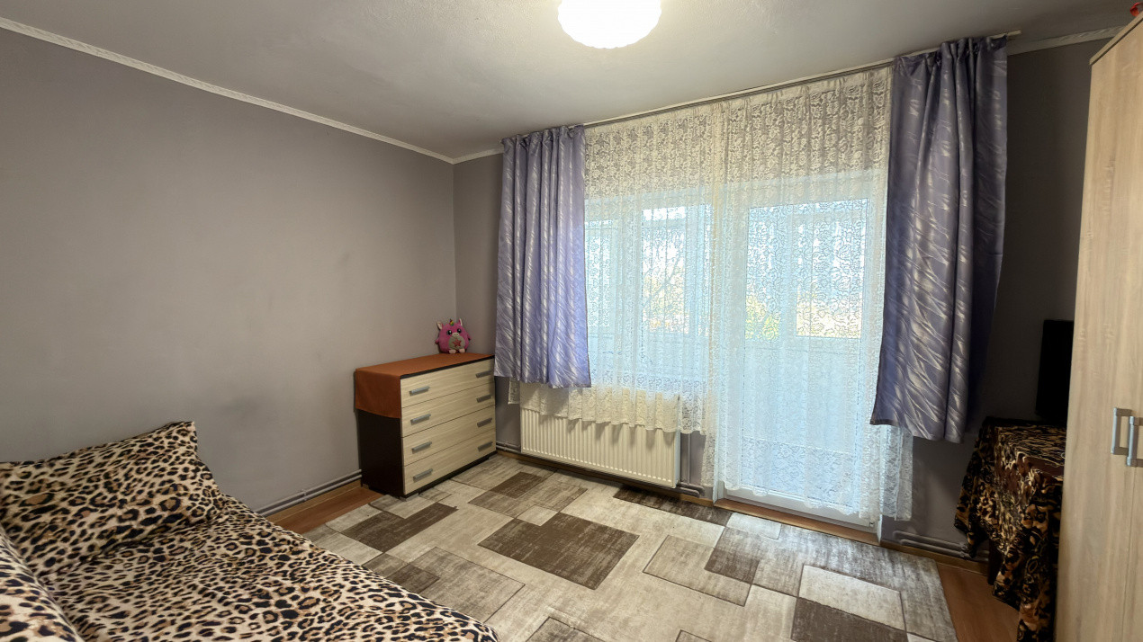 Apartament Decomandat 4 camere MV1, Etaj 1 - Str. Liszt Ferenc - Carei