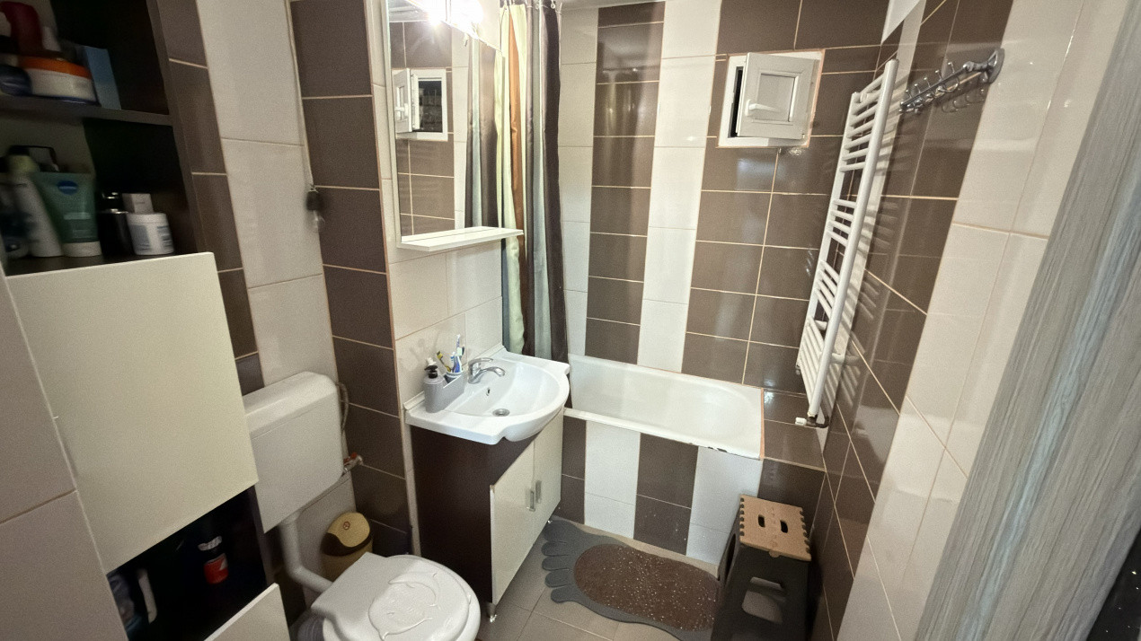 Apartament Decomandat 4 camere MV1, Etaj 1 - Str. Liszt Ferenc - Carei