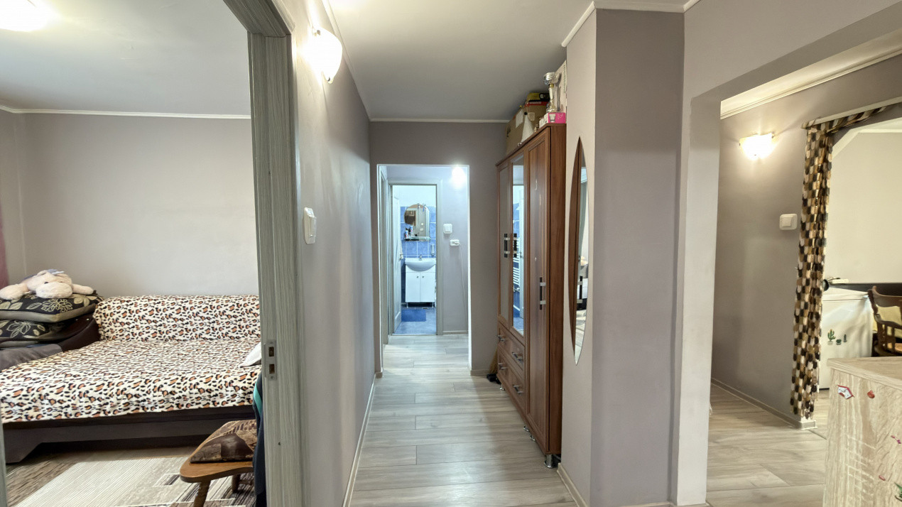 Apartament Decomandat 4 camere MV1, Etaj 1 - Str. Liszt Ferenc - Carei