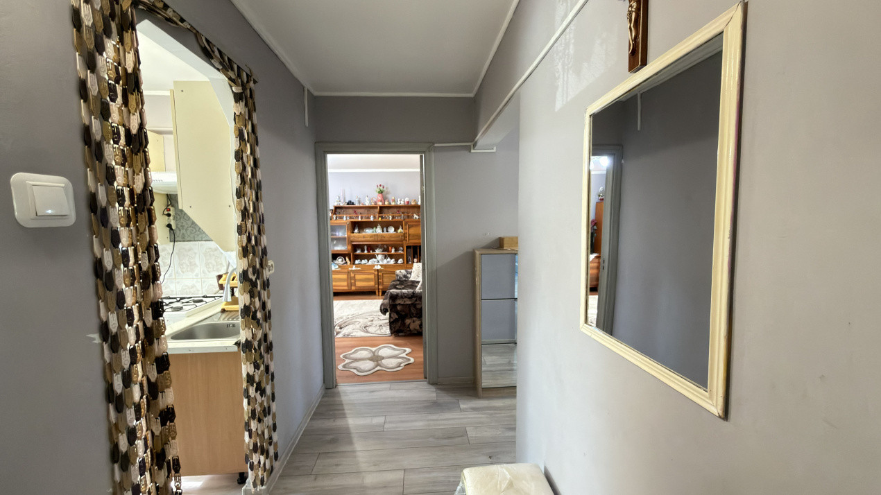 Apartament Decomandat 4 camere MV1, Etaj 1 - Str. Liszt Ferenc - Carei