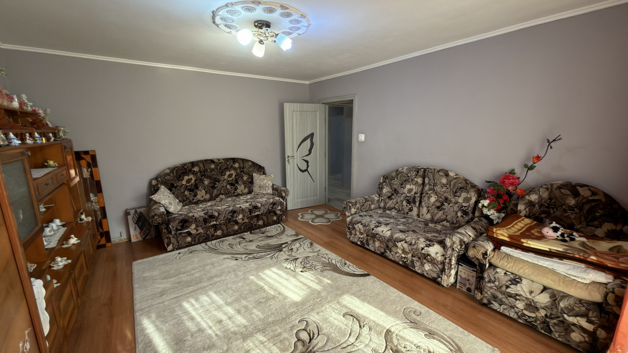 Apartament Decomandat 4 camere MV1, Etaj 1 - Str. Liszt Ferenc - Carei
