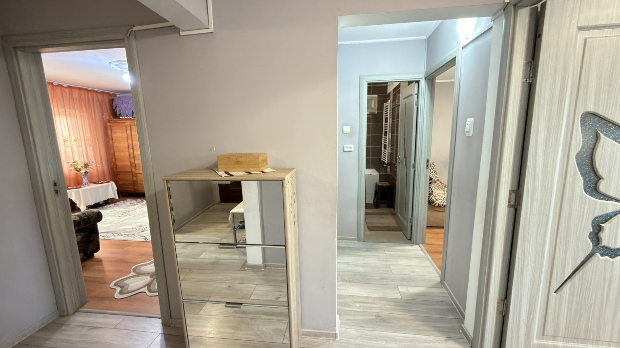 Apartament Decomandat 4 camere MV1, Etaj 1 - Str. Liszt Ferenc - Carei