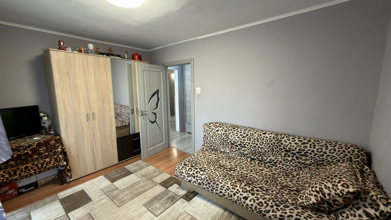 Apartament Decomandat 4 camere MV1, Etaj 1 - Str. Liszt Ferenc - Carei