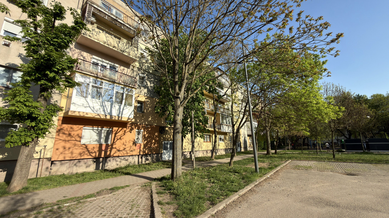 Apartament Decomandat 4 camere MV1, Etaj 1 - Str. Liszt Ferenc - Carei