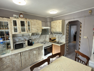 Apartament Decomandat 4 camere MV1, Etaj 1 - Str. Liszt Ferenc - Carei