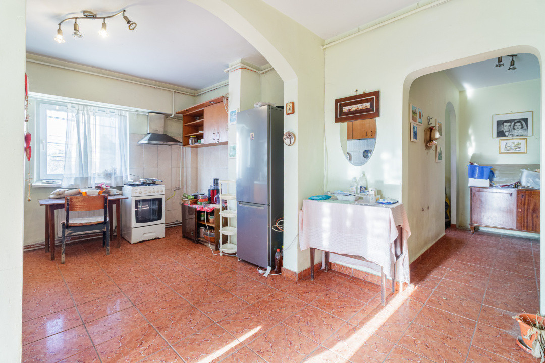 Apartament 3 camere 90 mp, etaj 1, stradal, Otopeni