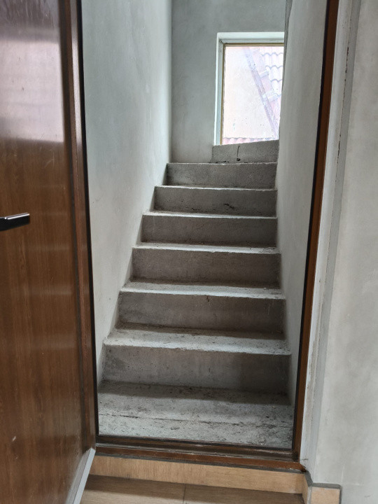 Pensiune de vânzare în Rânca – oportunitate rară lângă pârtia M1