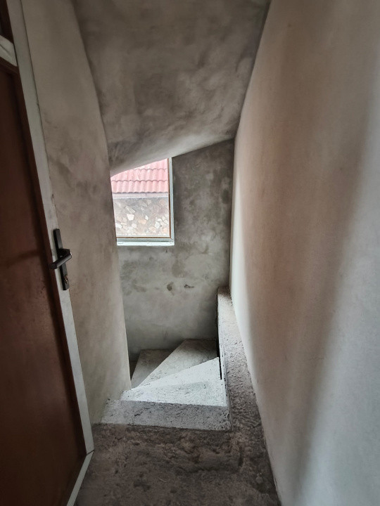 Pensiune de vânzare în Rânca – oportunitate rară lângă pârtia M1