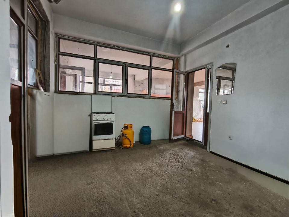 Pensiune de vânzare în Rânca – oportunitate rară lângă pârtia M1