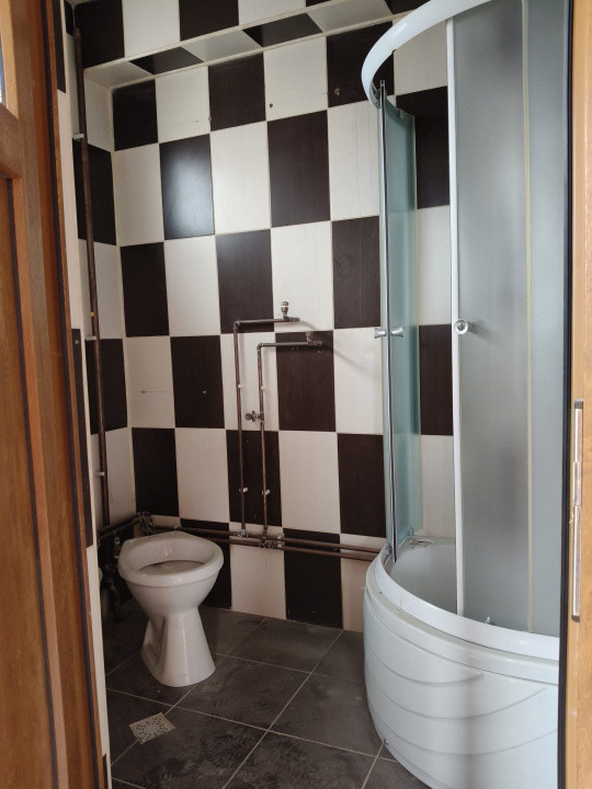 Pensiune de vânzare în Rânca – oportunitate rară lângă pârtia M1