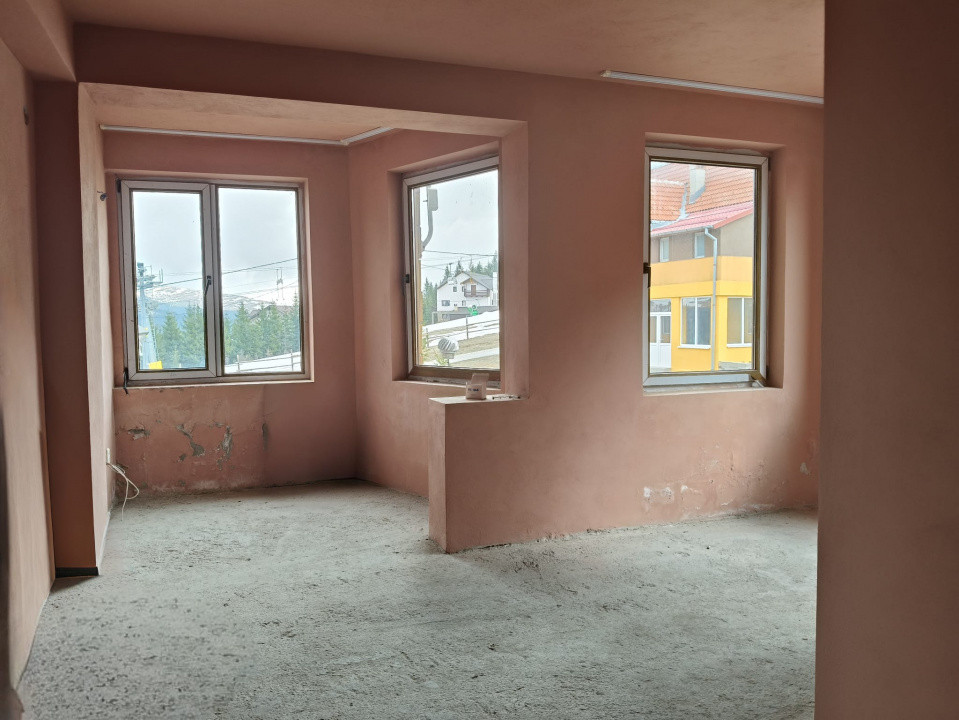 Pensiune de vânzare în Rânca – oportunitate rară lângă pârtia M1