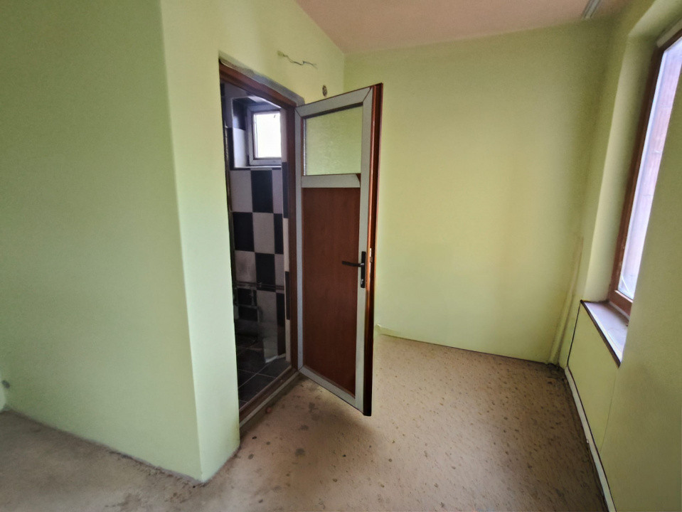 Pensiune de vânzare în Rânca – oportunitate rară lângă pârtia M1