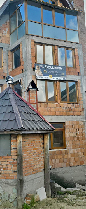 Pensiune de vânzare în Rânca – oportunitate rară lângă pârtia M1