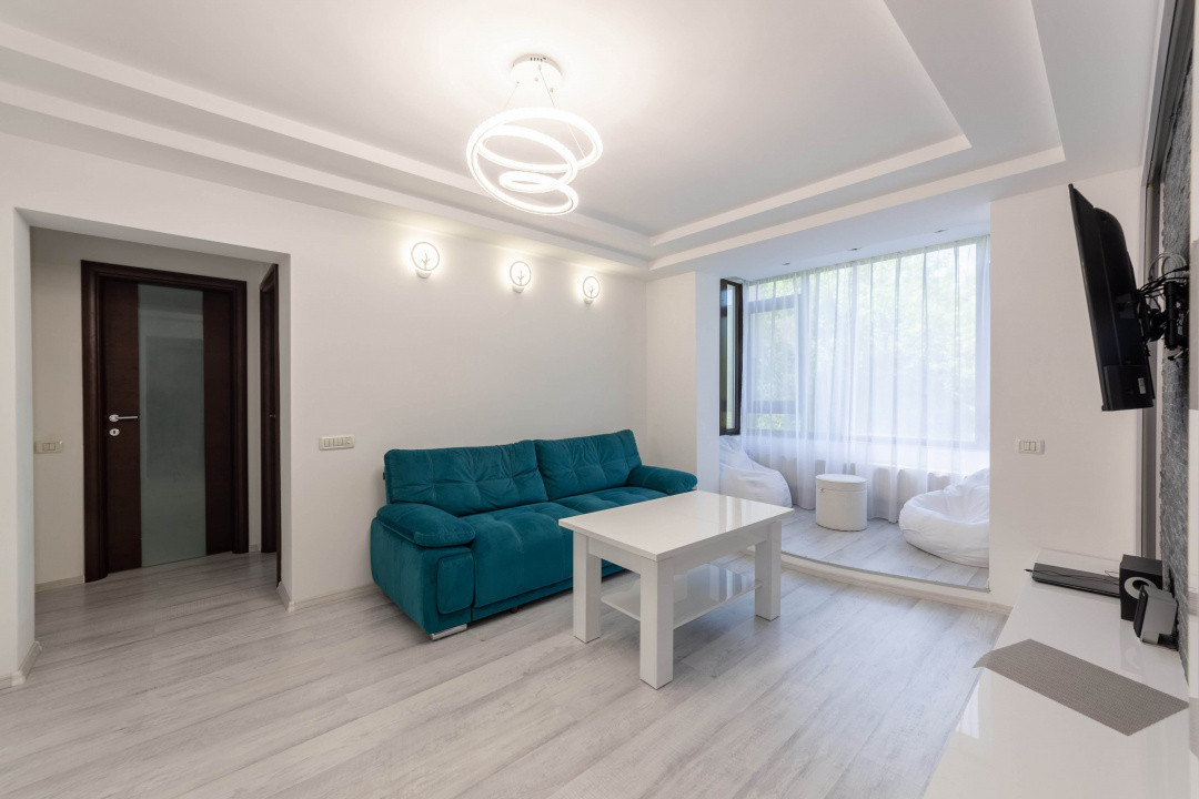 Apartament 3 camere modern în calea București,etajul 2