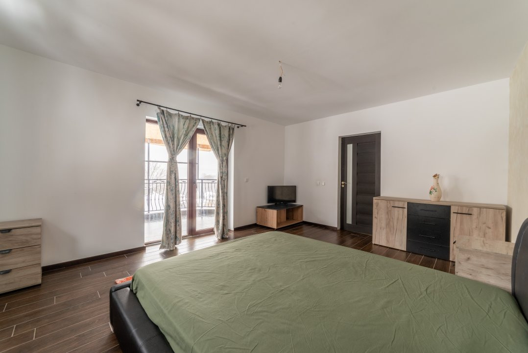 Casa 6 camere langa padure/ 340 mp/ teren de 3 745 mp la 5 min de Pitesti