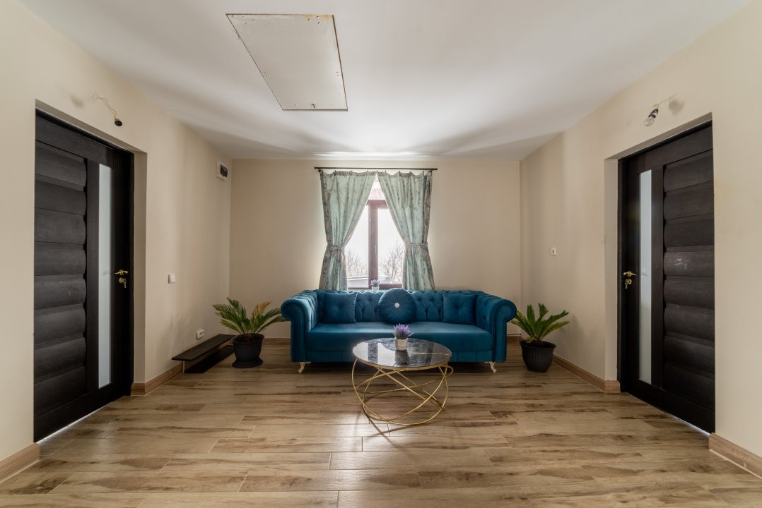 Casa 6 camere langa padure/ 340 mp/ teren de 3 745 mp la 5 min de Pitesti