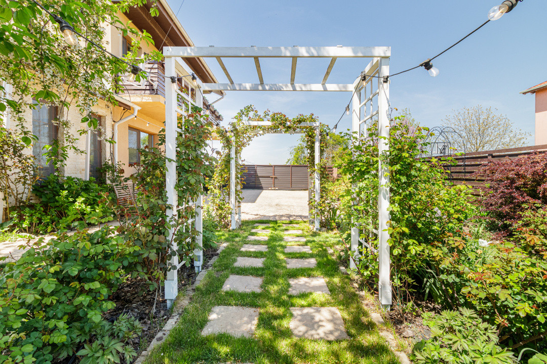 Casa cu suflet si gradina spectaculoasa