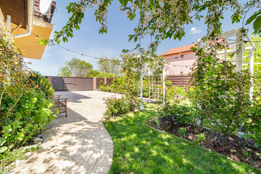 Casa cu suflet si gradina spectaculoasa