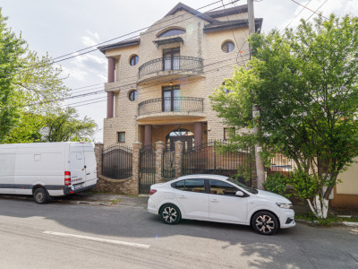 Casa Mare Sector 2, 550mp util, 300mp teren