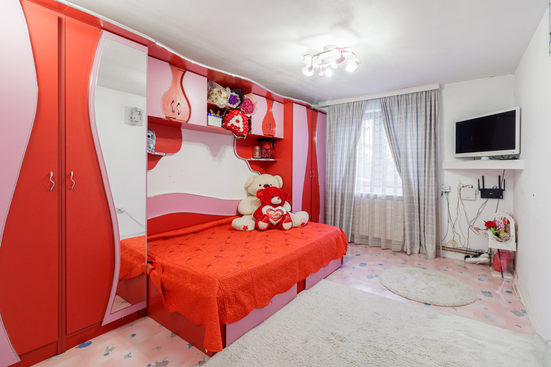 Casă pentru familie, 7 camere, teren mare și vedere la lac – Periș 