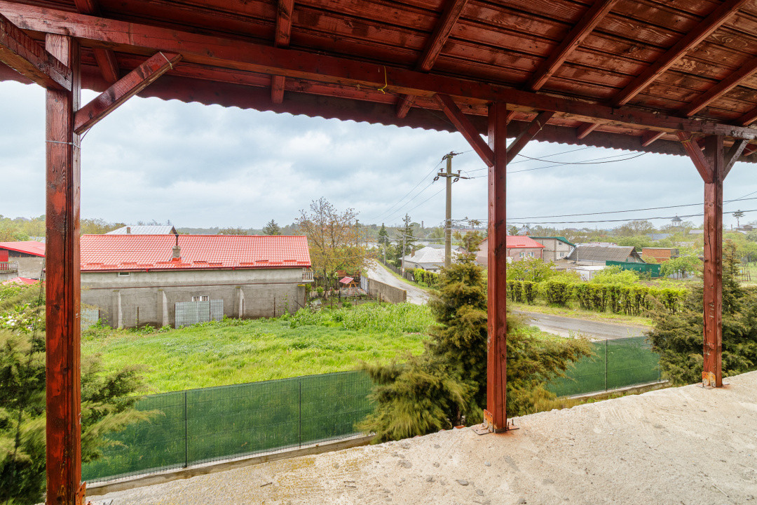 Casă pentru familie, 7 camere, teren mare și vedere la lac – Periș 
