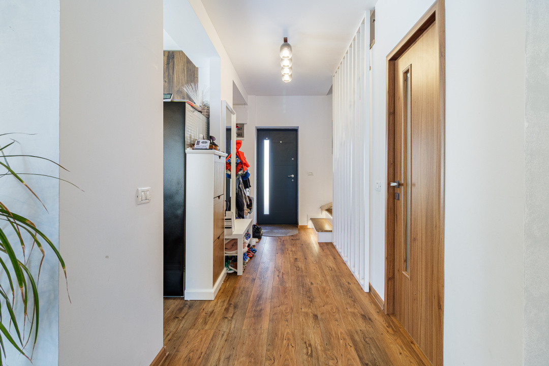 Duplex Otopeni fără perete comun, 4 camere, terasă extinsă + panouri solare