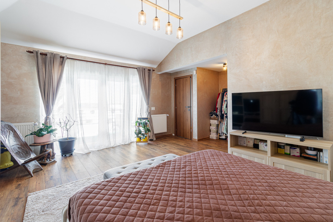 Duplex Otopeni fără perete comun, 4 camere, terasă extinsă + panouri solare