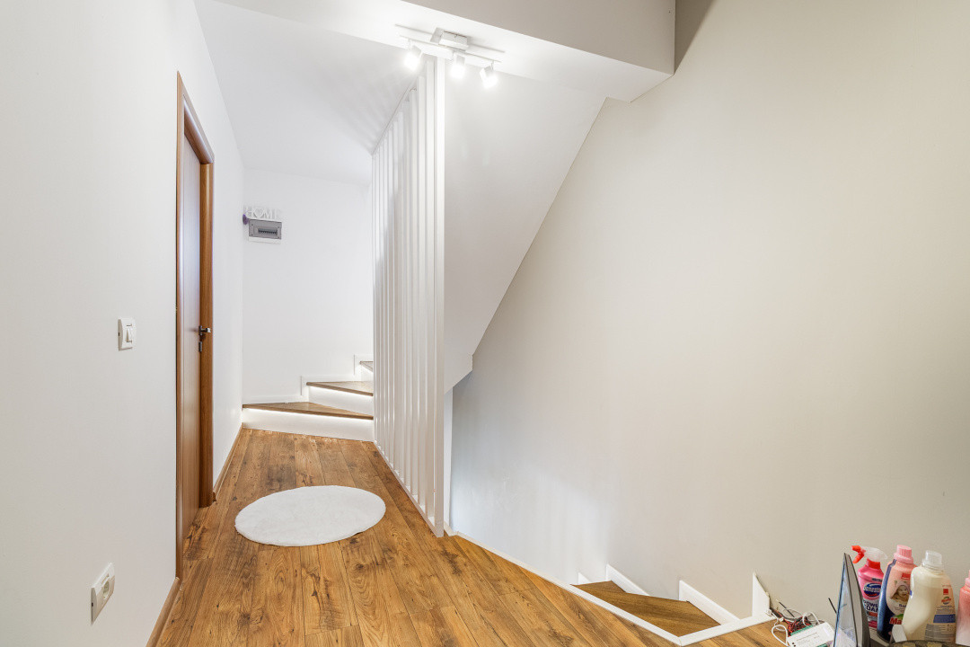Duplex Otopeni fără perete comun, 4 camere, terasă extinsă + panouri solare