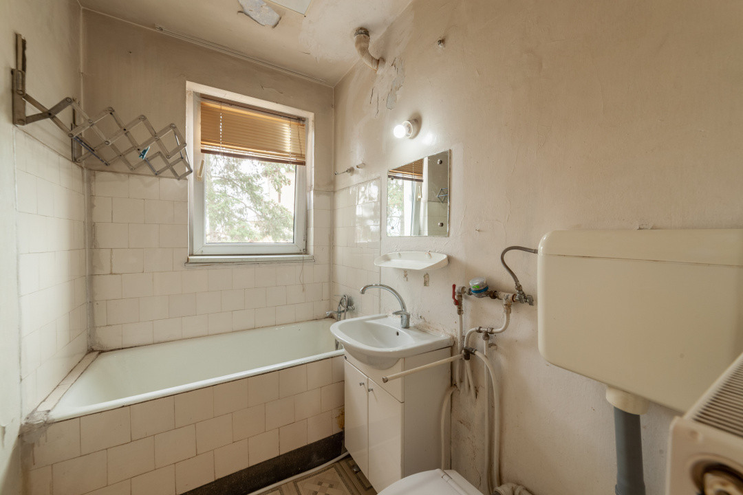 Apartament 2 camere et 3/4 Central, Pitesti