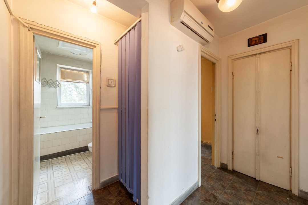 Apartament 2 camere et 3/4 Central, Pitesti