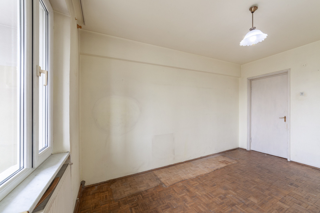 Apartament 2 camere et 3/4 Central, Pitesti