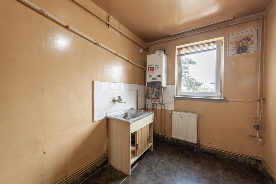 Apartament 2 camere et 3/4 Central, Pitesti