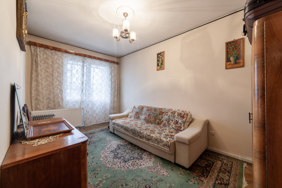 Apartament 3 camere - TRIVALE - 84 mp - Decomandat - Boxă