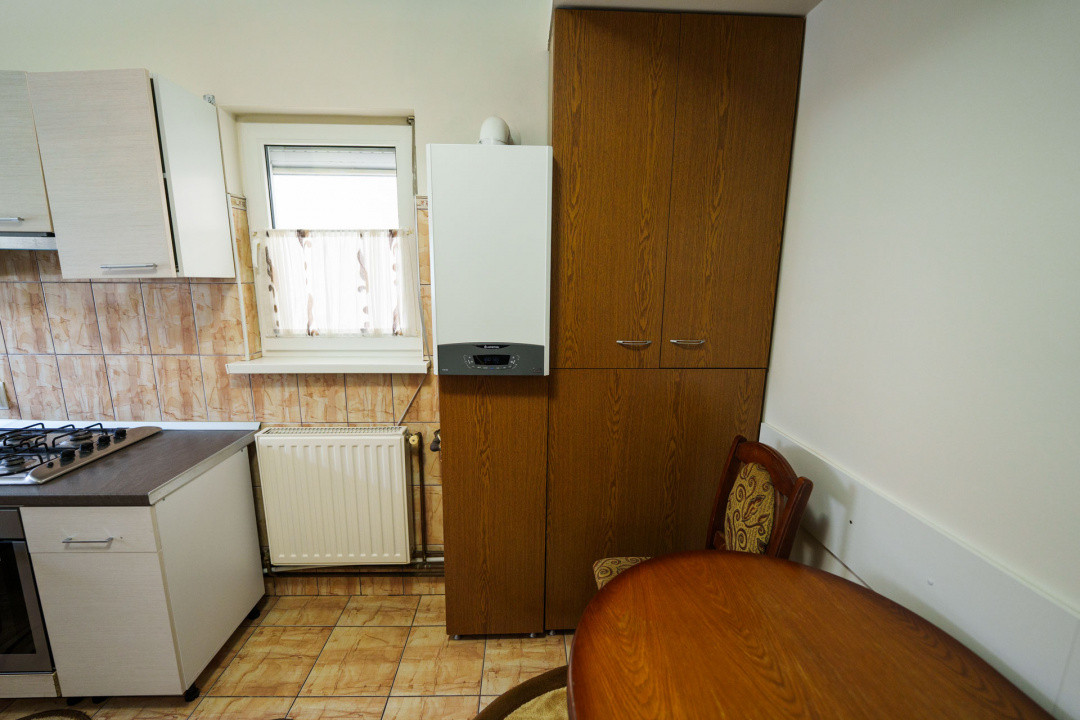Oaza de liniste in Bariera Valcii – casa P+1 cu terasa, curte si acces securizat