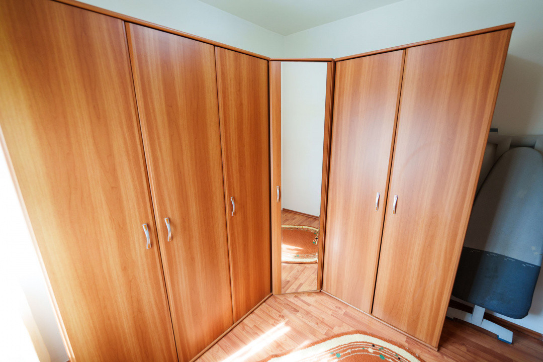 Oaza de liniste in Bariera Valcii – casa P+1 cu terasa, curte si acces securizat