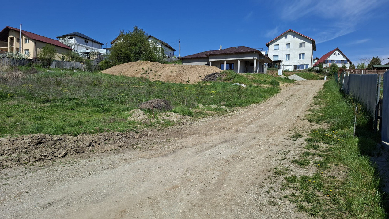 Teren intravilan 575 mp Valea Geamana