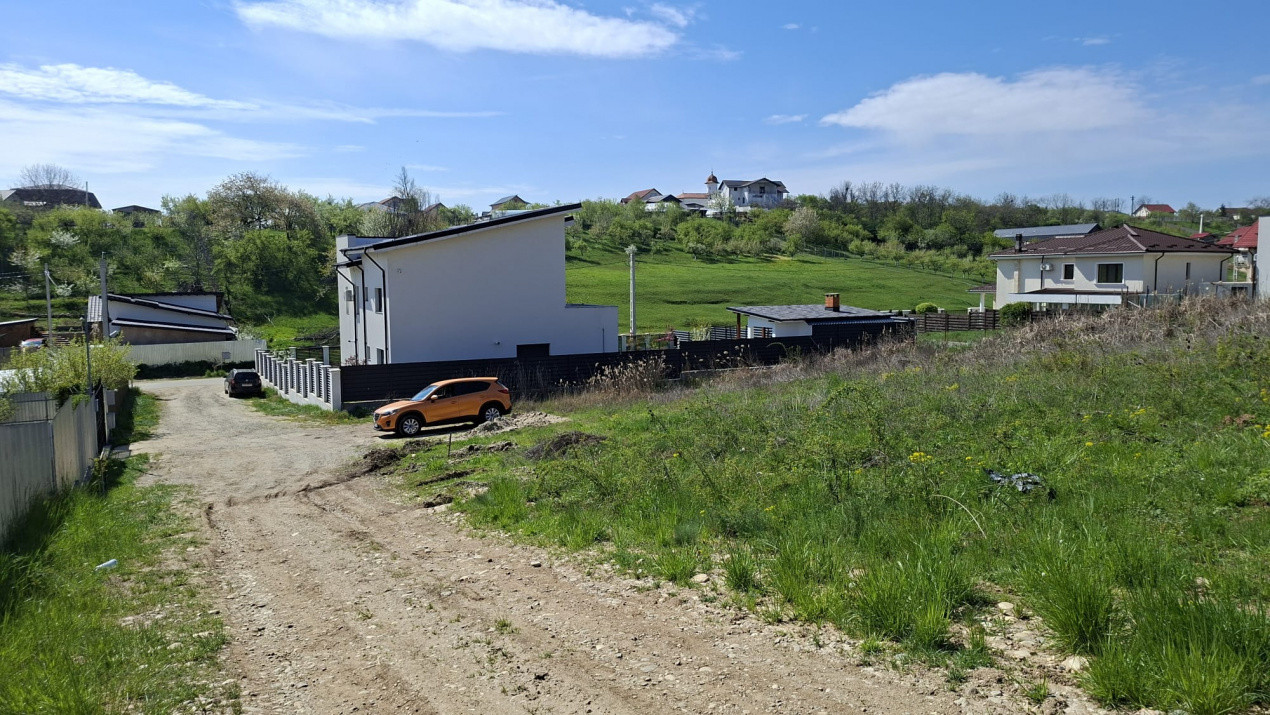 Teren intravilan 575 mp Valea Geamana