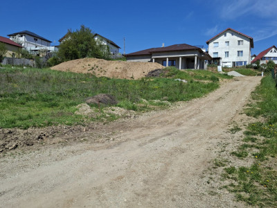 Teren intravilan 575 mp Valea Geamana