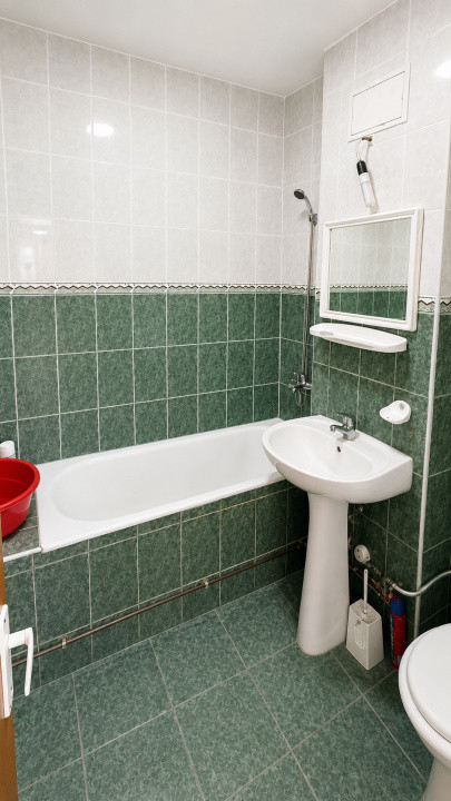 Apartament 2 camere Fratii Golesti, Etaj 3, 61 mp utili