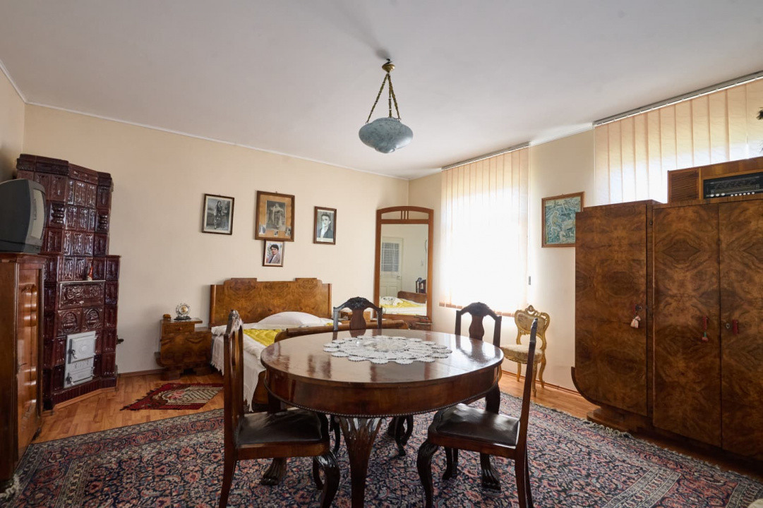 Casa Valea Mare Pravat (Campulung-Arges ) - farmec interbelic - 9915 mp teren