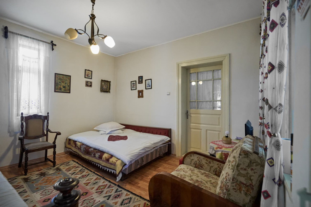 Casa Valea Mare Pravat (Campulung-Arges ) - farmec interbelic - 9915 mp teren