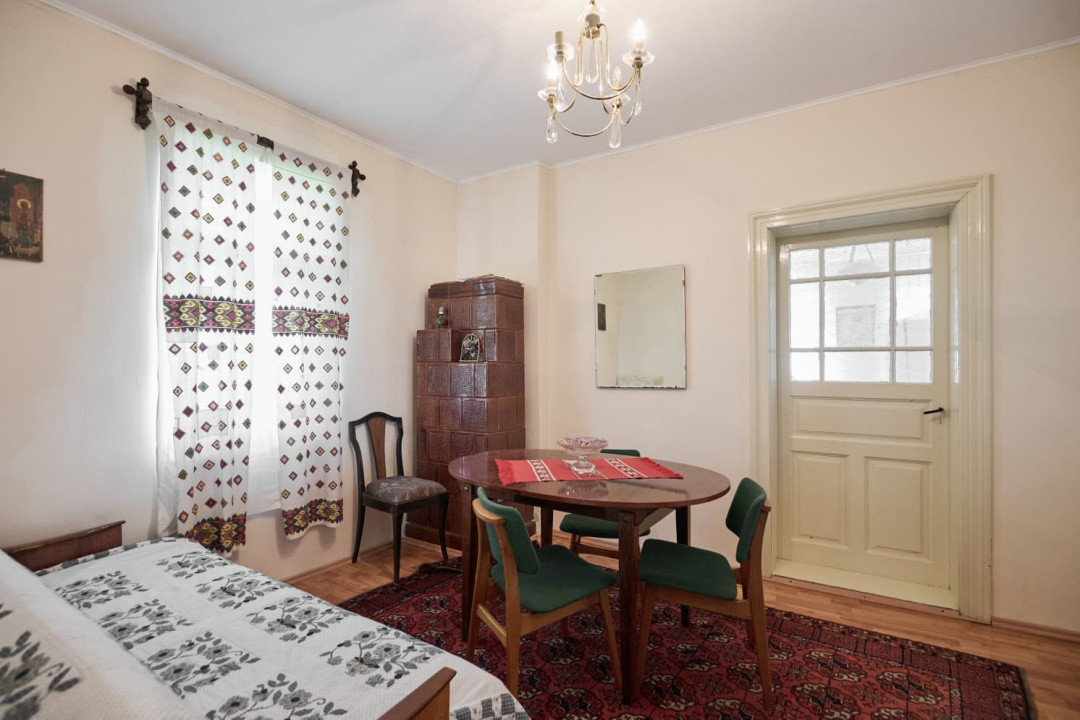 Casa Valea Mare Pravat (Campulung-Arges ) - farmec interbelic - 9915 mp teren